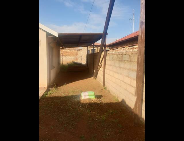 2 BEDROOM HOUSE FOR SALE IN MAHUBE VALLEY